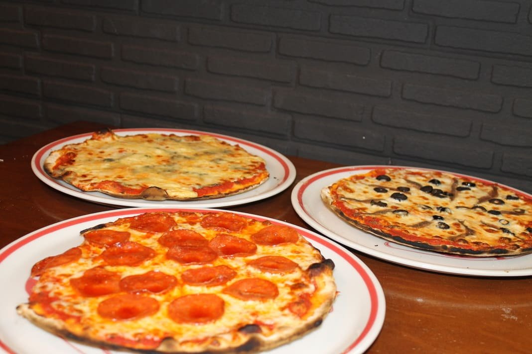 Pizzas listas para servir